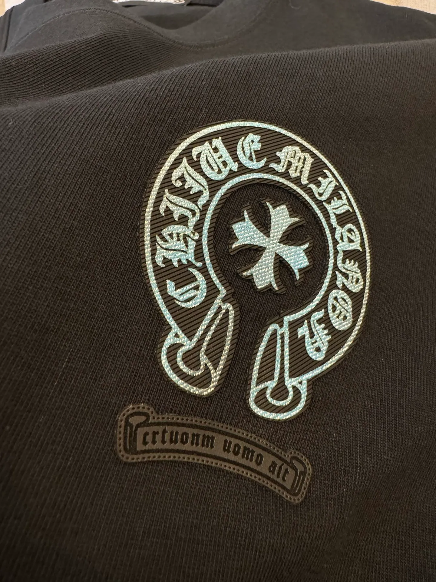 P180 Chrome Hearts unisex short-sleeved T-shirt, light luxury, customized cross logo stamp gradient process, 320g 100% double yarn pure cotton fabric, collar label, hangtag, main mark and three complete labels. Size: S M L XL